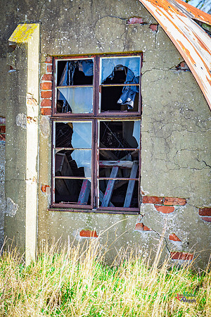 HDR images of Abandoned derelict buildings from around the UK